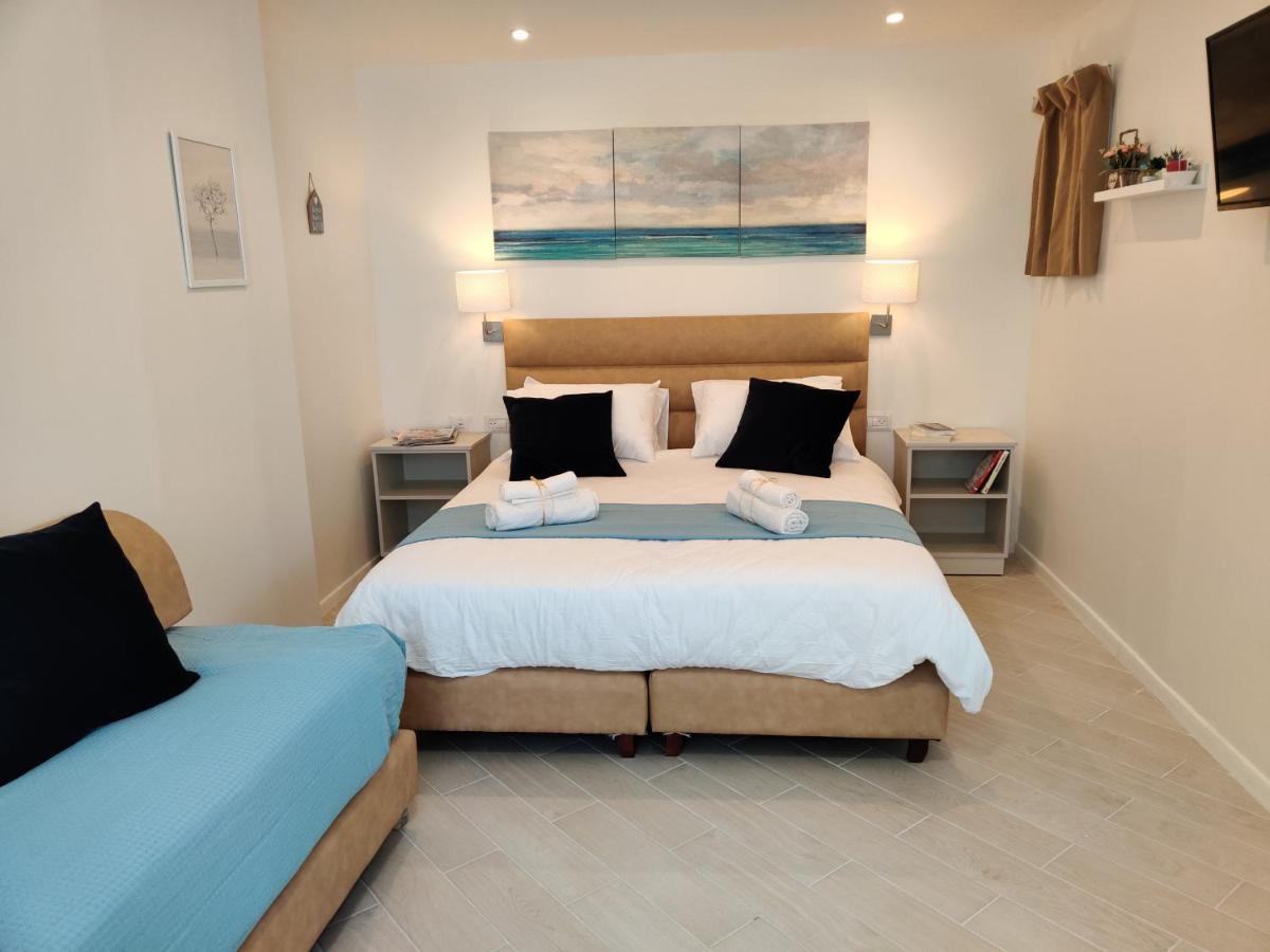 Migdal Luxury J29 *