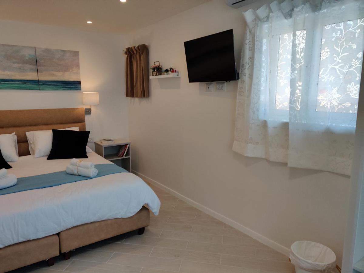 Migdal Luxury J29 *